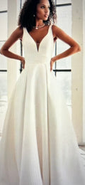 Madi Lane Elizabeth size 10